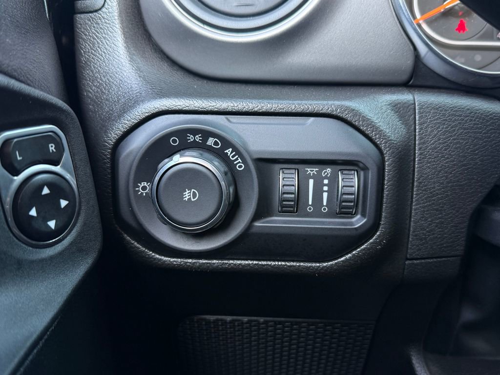 Used 2022 Jeep Wrangler Sport S image 20