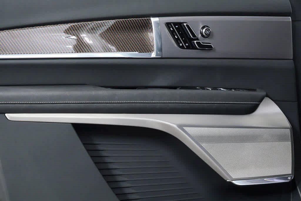 Certified 2026 Cadillac Vistiq Luxury AWD/4WD image 11