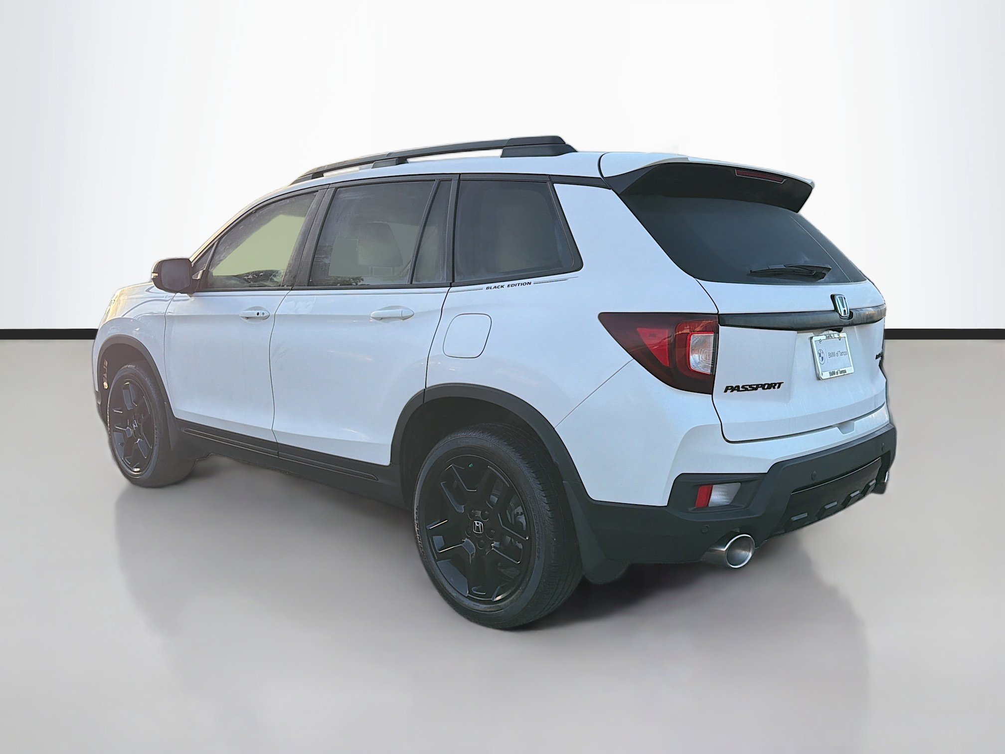 Used 2025 Honda Passport Black Edition image 5