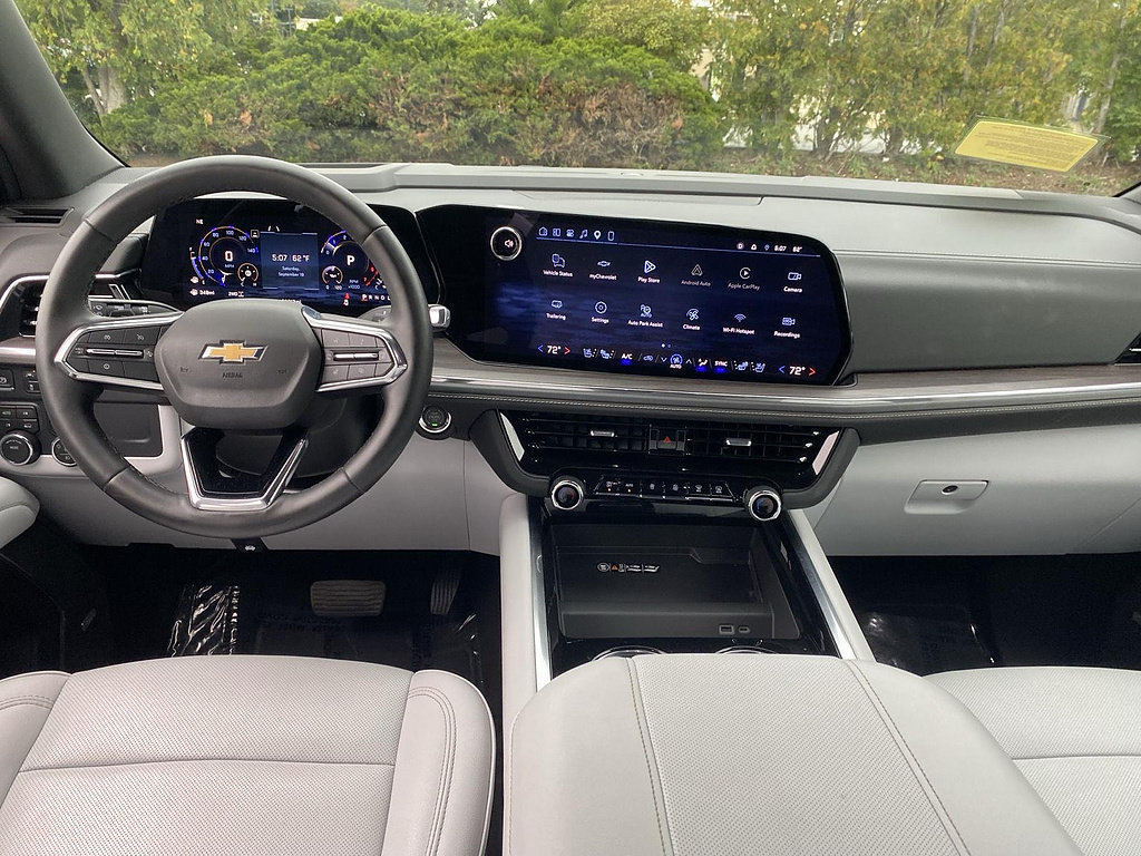 Certified 2026 Chevrolet Suburban Premier AWD/4WD image 17