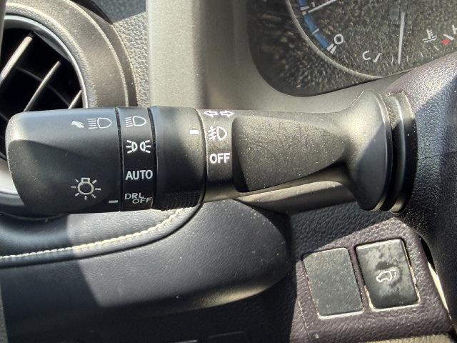 Used 2018 Toyota RAV4 XLE FWD image 28