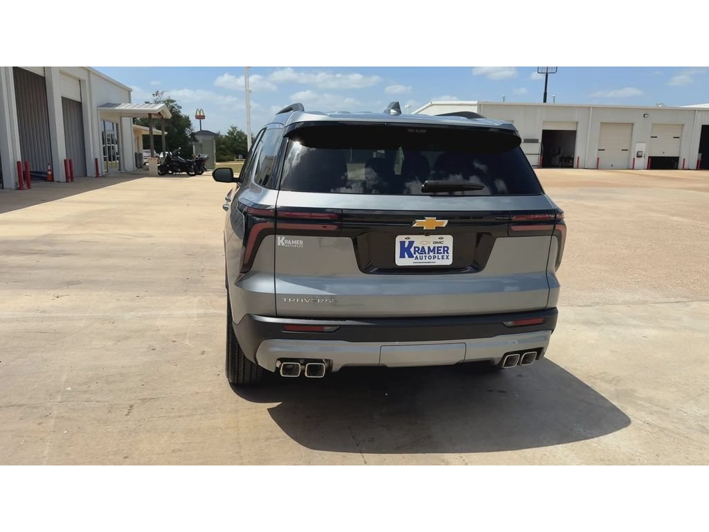 New 2027 Chevrolet Traverse LT w/ Driver Confidence Package FWD image 7