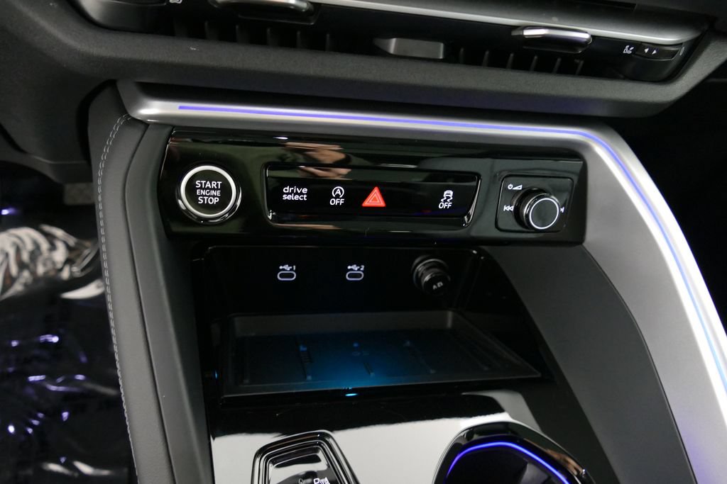 Certified 2025 Audi Q5 Premium w/ Convenience Package AWD/4WD image 18