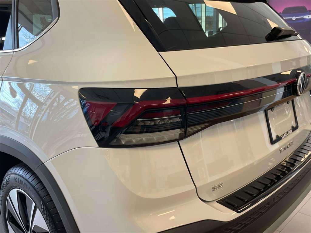 New 2025 Volkswagen Taos SE image 12