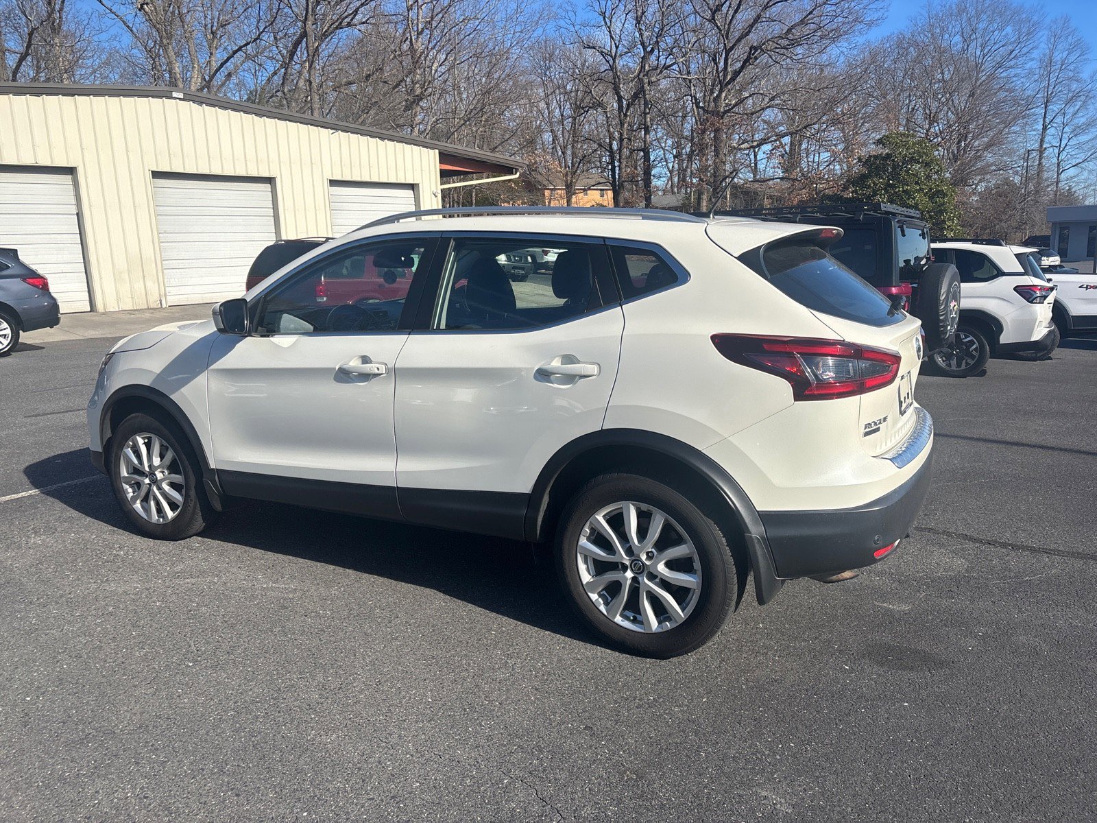 Used 2022 Nissan Rogue Sport SV image 5