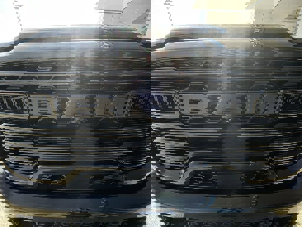 Used 2025 RAM 2500 Laramie image 30