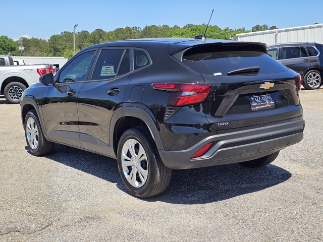 Used 2026 Chevrolet Trax LS FWD image 12