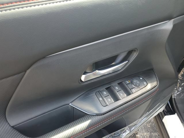 New 2026 Nissan Kicks SR FWD image 11