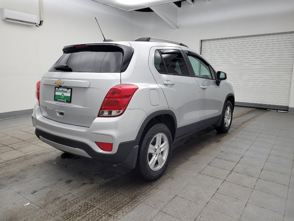Used 2022 Chevrolet Trax LT w/ LT Convenience Package image 10