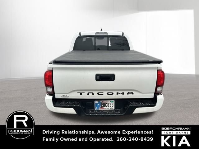 Used 2019 Toyota Tacoma SR image 3