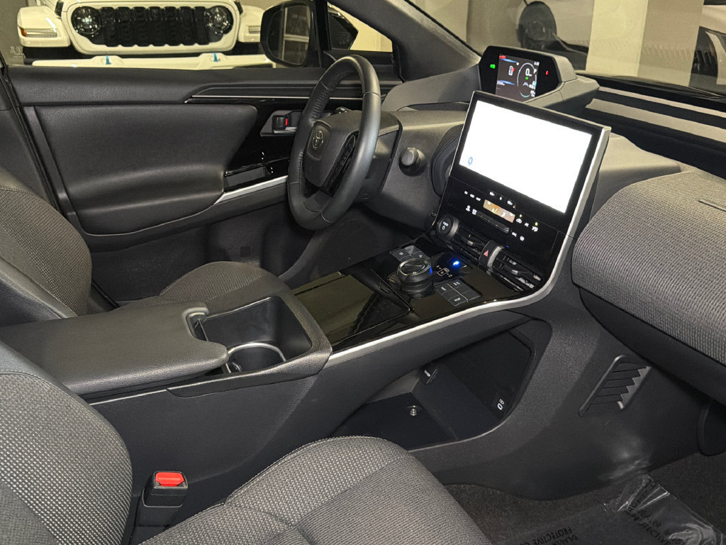 Used 2024 Toyota bZ4X FWD image 10
