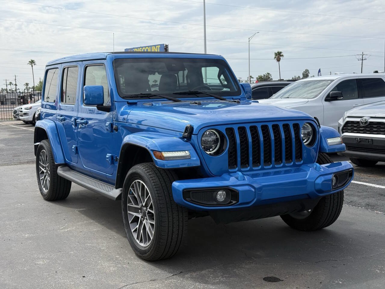 Used 2022 Jeep Wrangler Unlimited Sahara image 16