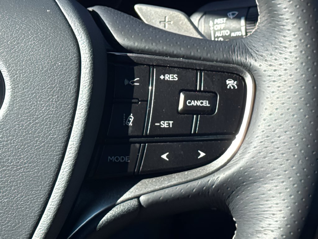 Used 2025 Lexus ES 350 F Sport w/ Accessory Package (Z2) FWD image 17