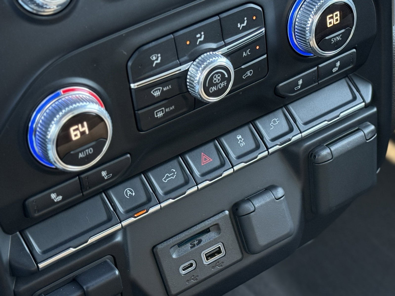 Used 2019 GMC Sierra 1500 SLE w/ SLE Value Package image 27