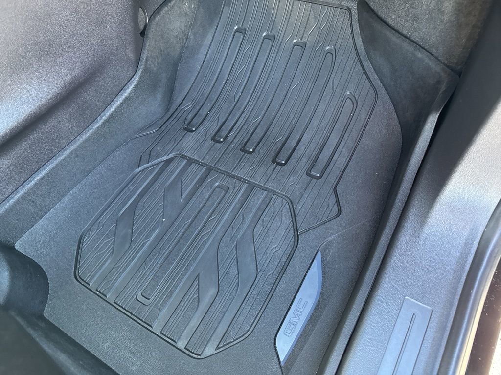 Certified 2024 GMC Terrain SLT w/ Infotainment Package II image 34