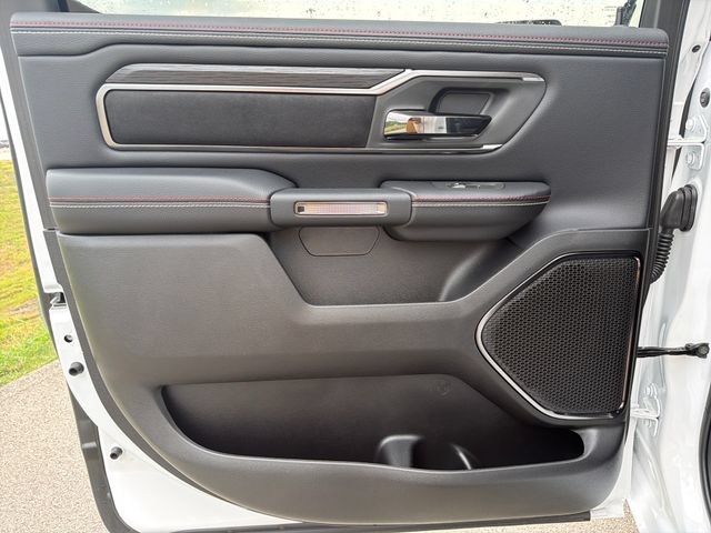 New 2026 RAM 1500 Laramie AWD/4WD image 40