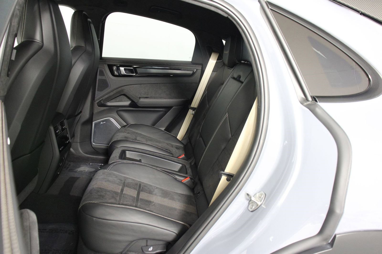 Certified 2023 Porsche Cayenne Turbo GT image 32