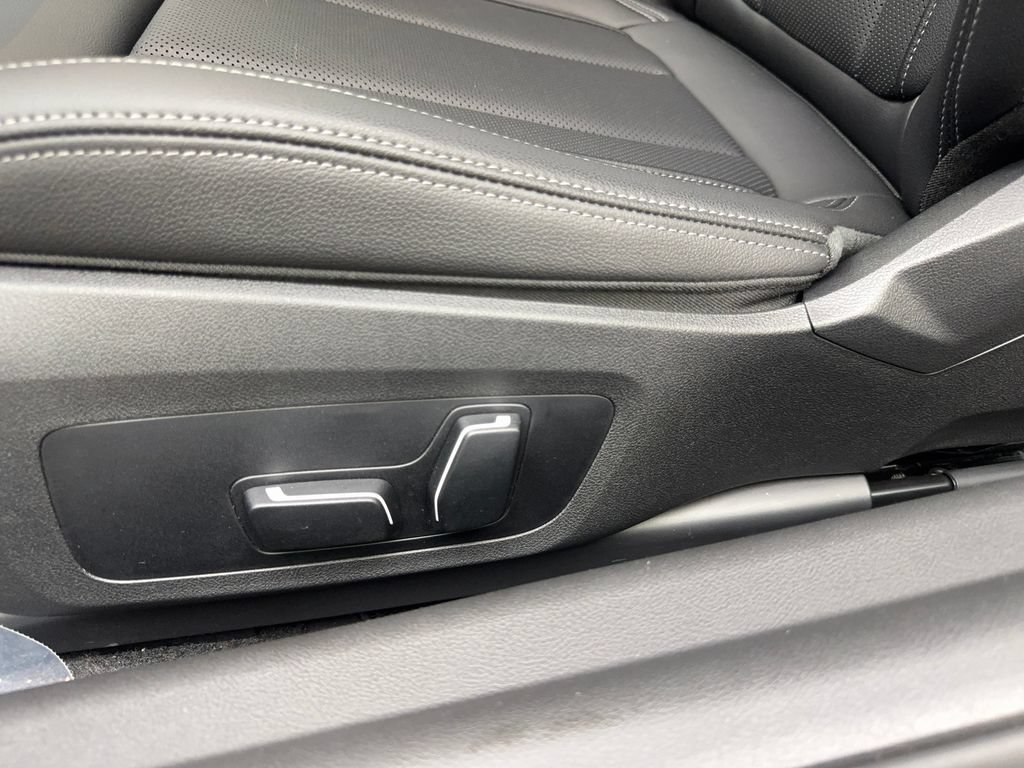 Used 2026 BMW 230i Coupe RWD image 28