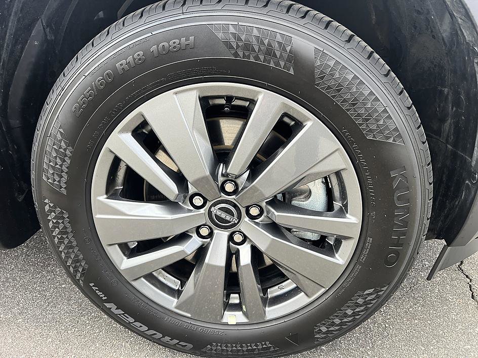 Certified 2025 Nissan Pathfinder SV image 12