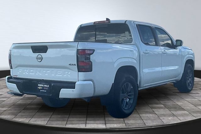 Used 2025 Nissan Frontier SV AWD/4WD image 6