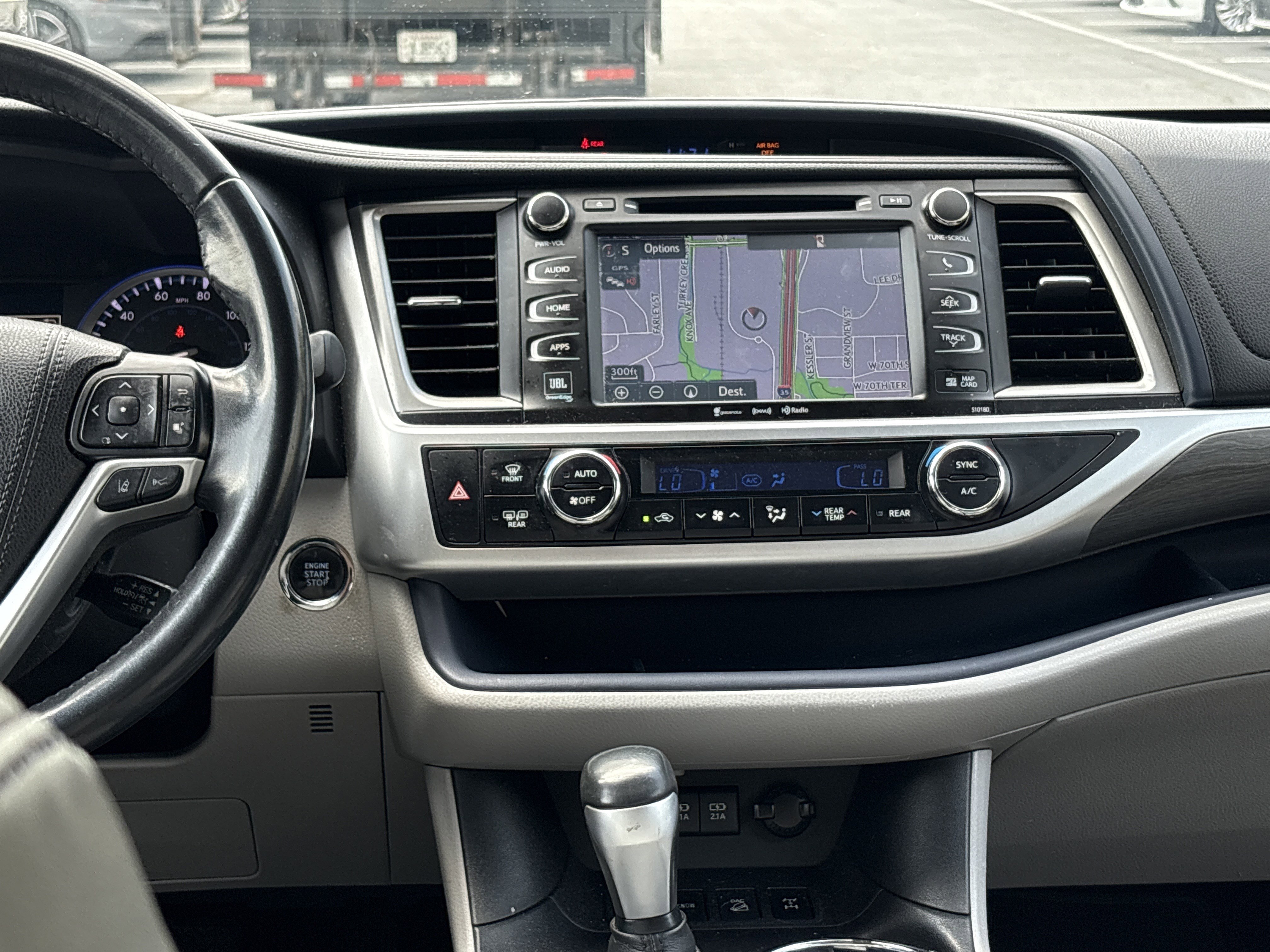 Used 2017 Toyota Highlander Limited AWD/4WD image 30