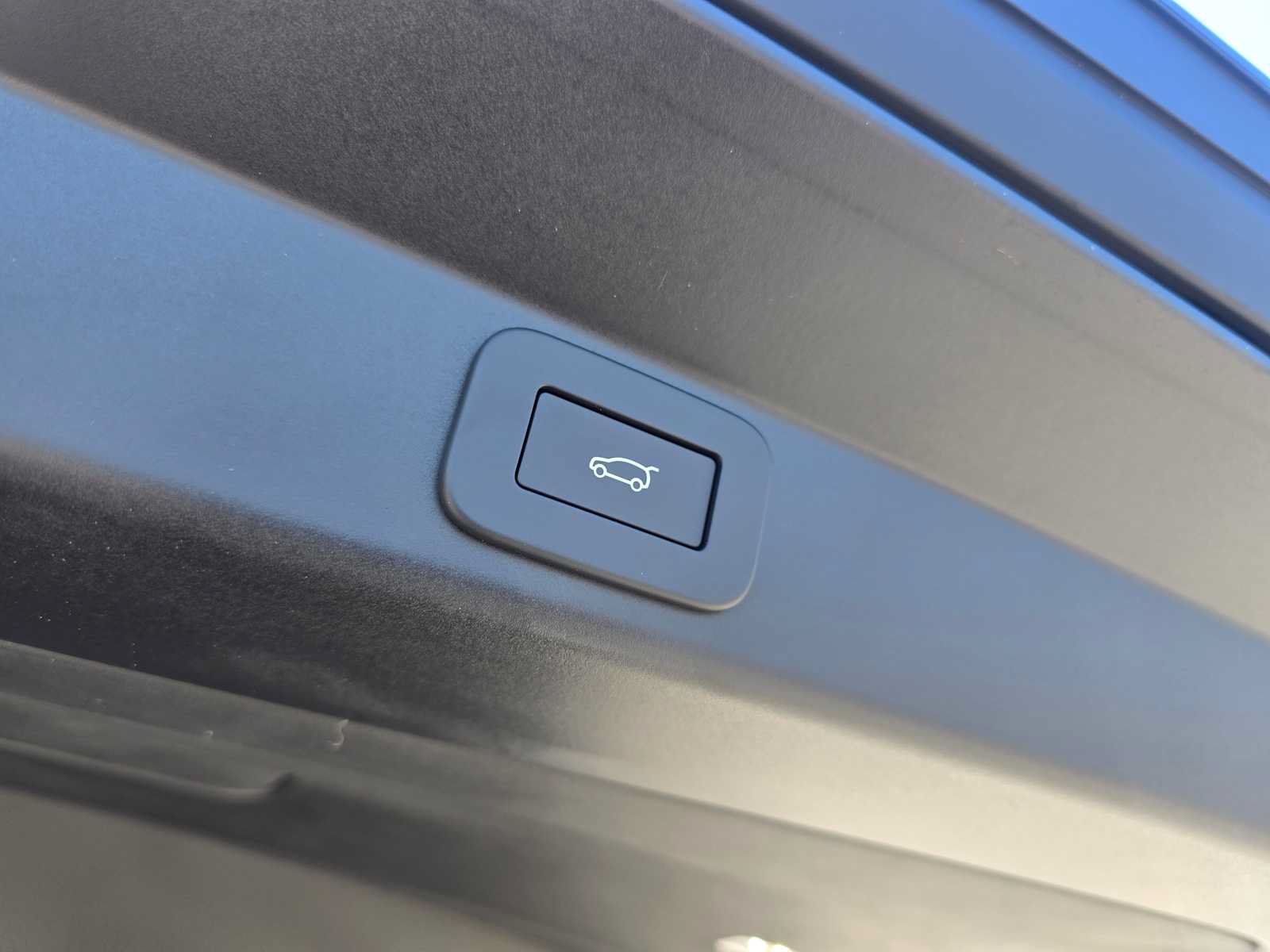 New 2026 Land Rover Range Rover Sport Dynamic SE AWD/4WD image 16