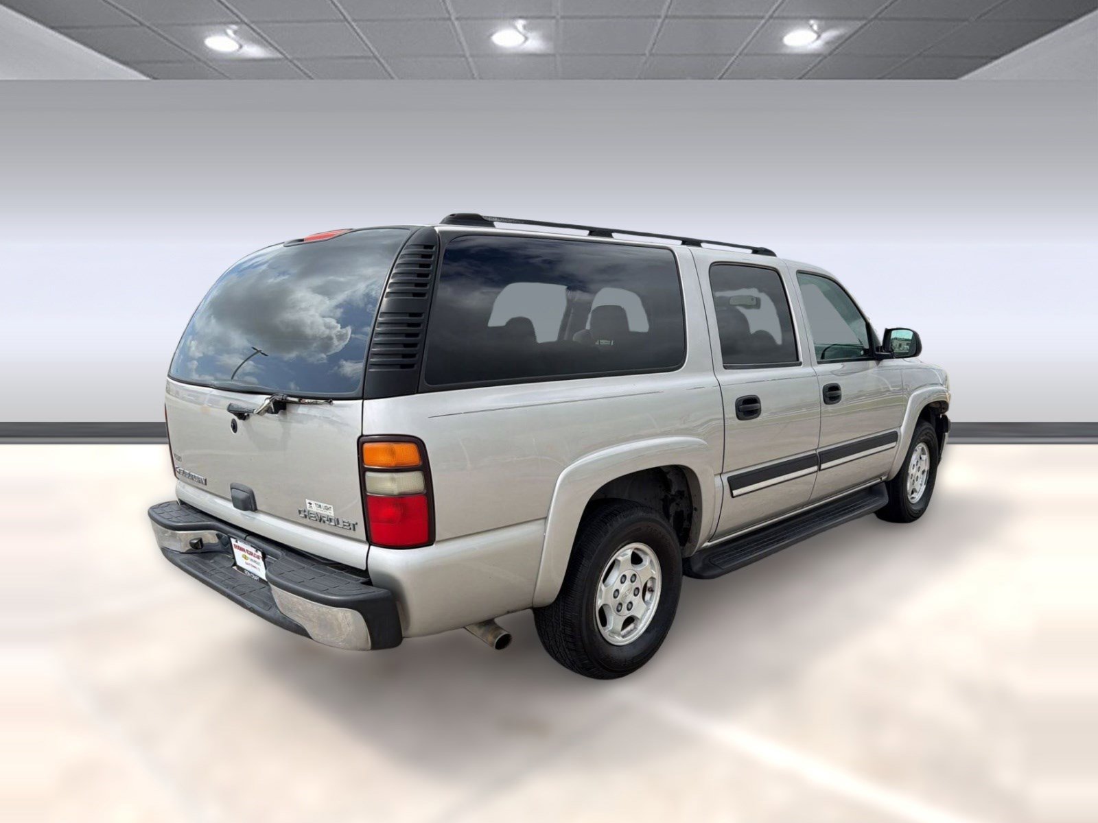 Used 2004 Chevrolet Suburban LS RWD image 8