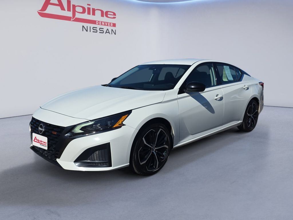 Used 2024 Nissan Altima 2.5 SR image 1