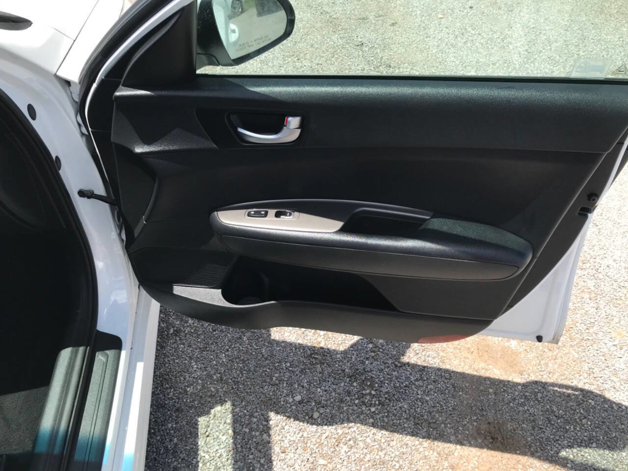 Used 2020 Kia Optima LX image 10