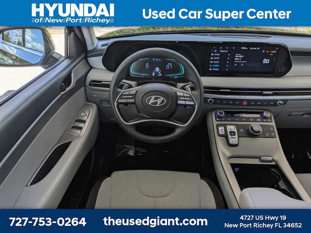 Used 2025 Hyundai Palisade SE FWD image 20