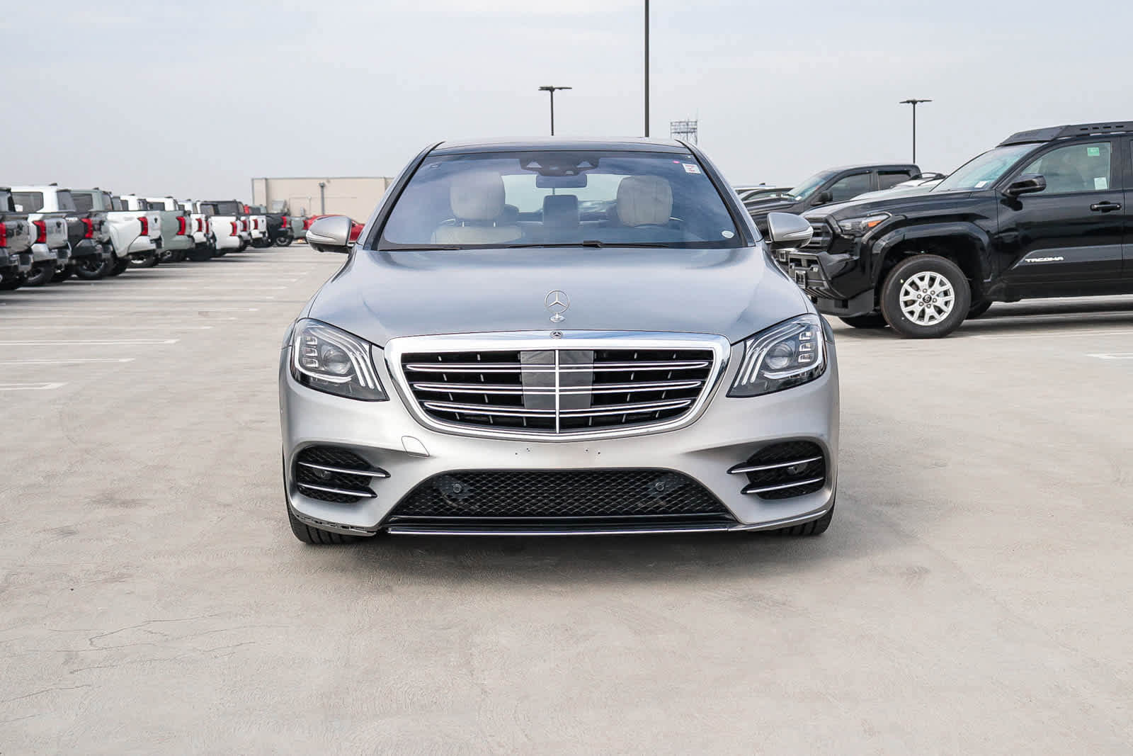 Used 2018 Mercedes-Benz S 560 Sedan image 2