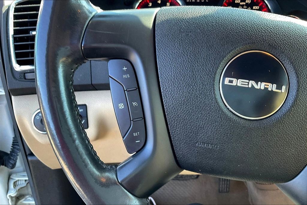 Used 2011 GMC Acadia Denali image 26