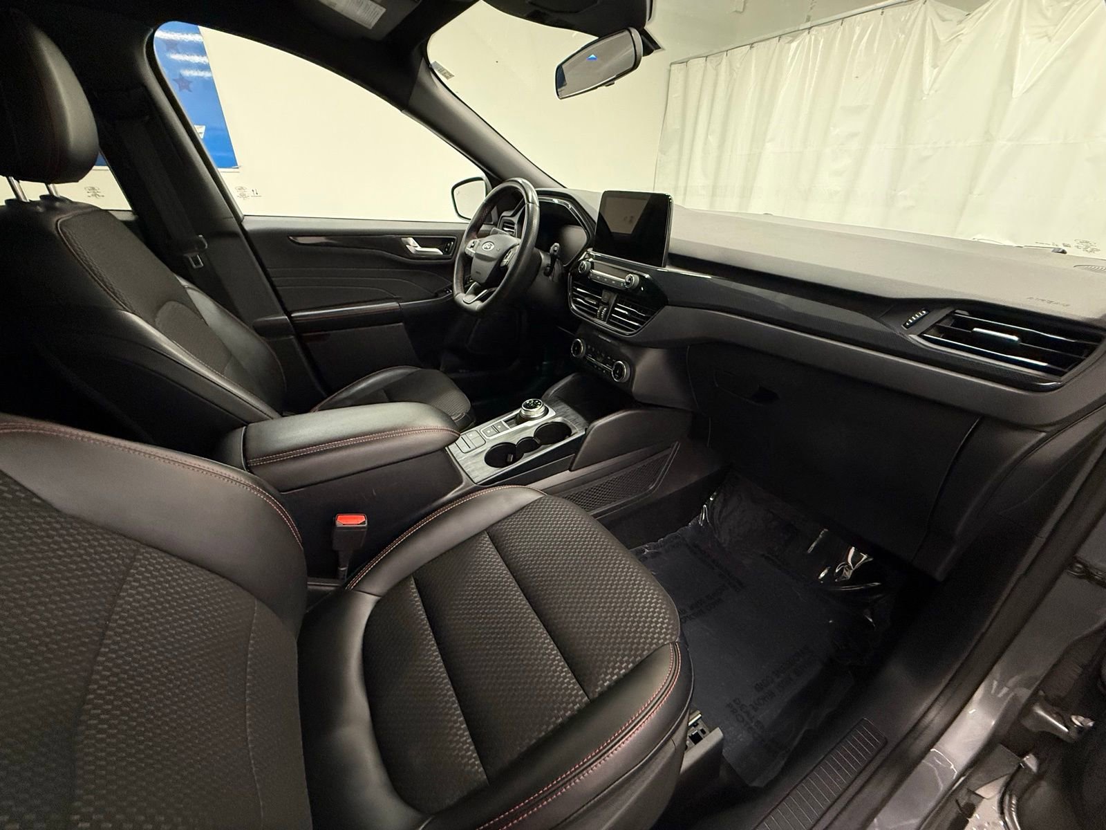 Used 2023 Ford Escape ST-Line Select AWD/4WD image 8