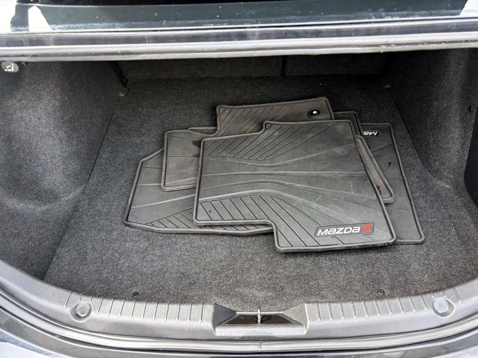 Used 2014 MAZDA MAZDA3 s Grand Touring w/ Technology Package image 9