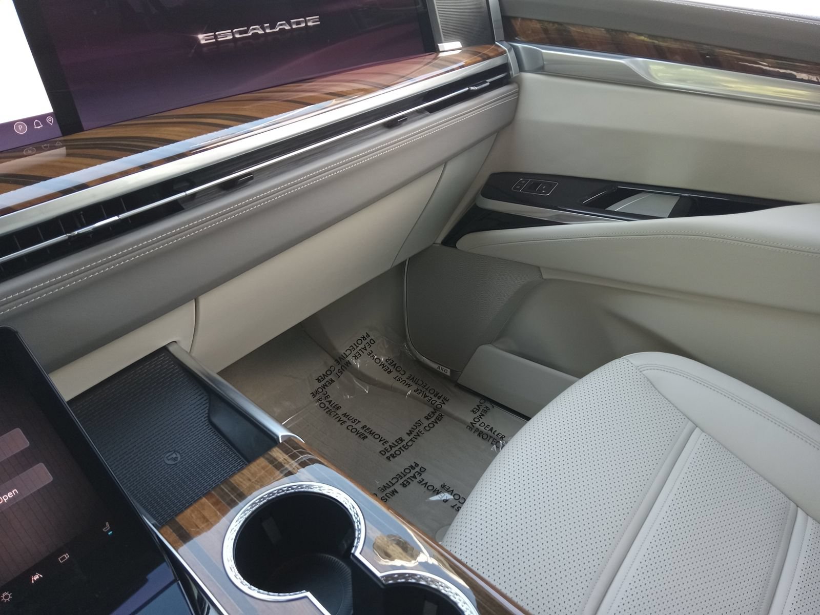 Certified 2026 Cadillac Escalade Platinum Sport AWD/4WD image 21