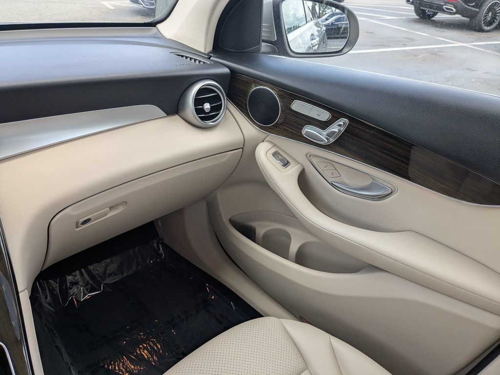 Certified 2021 Mercedes-Benz GLC 300 image 4
