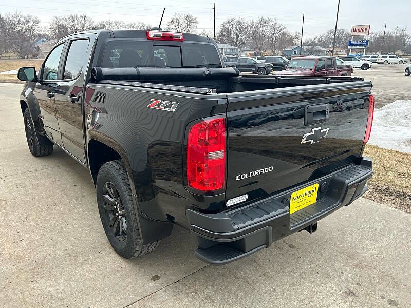 Used 2016 Chevrolet Colorado Z71 w/ Z71 Midnight Edition AWD/4WD image 13