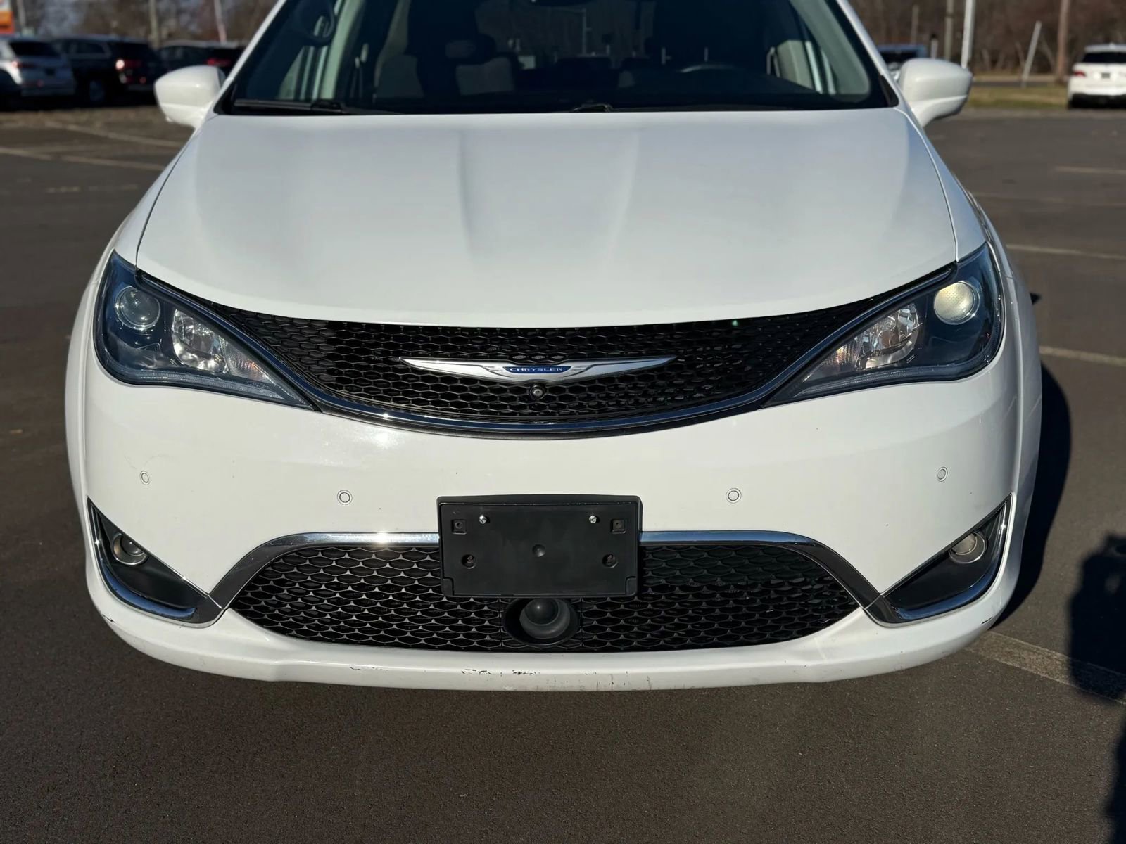 Used 2019 Chrysler Pacifica Touring Plus w/ Advanced Safetytec Group image 8