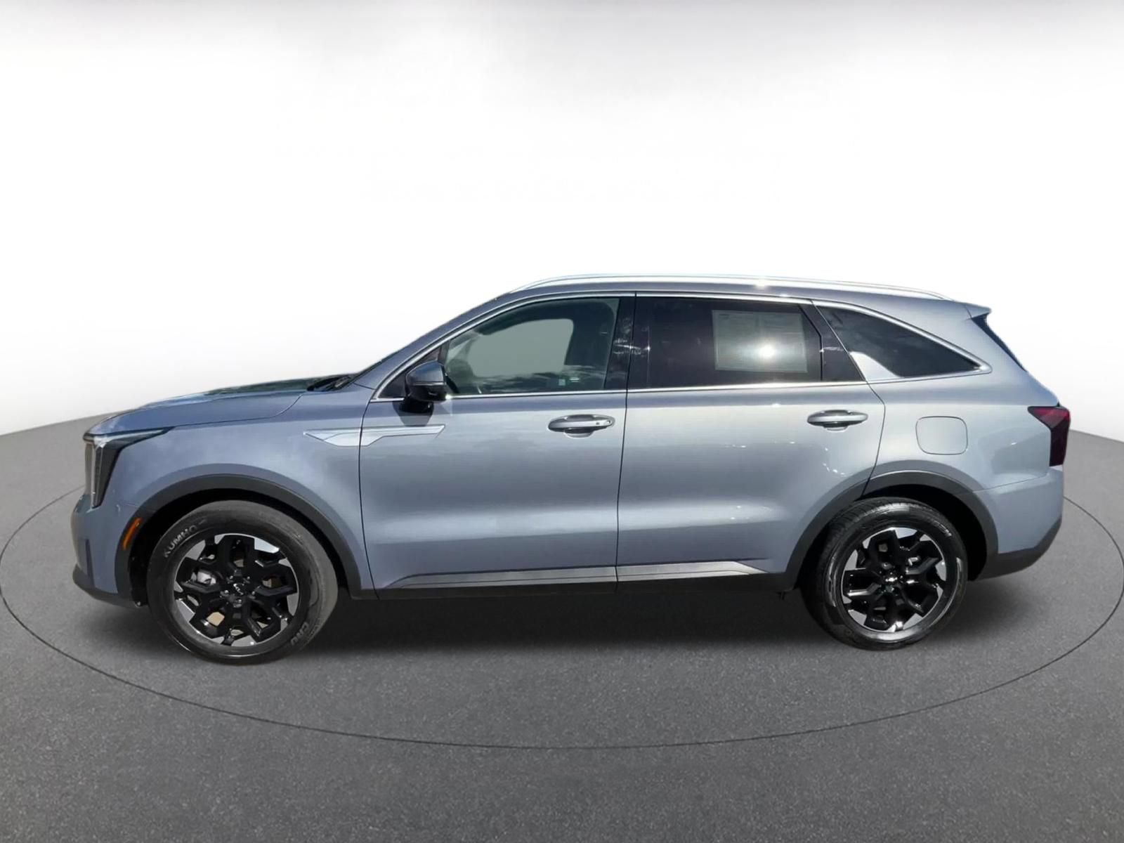 Used 2024 Kia Sorento S FWD image 8