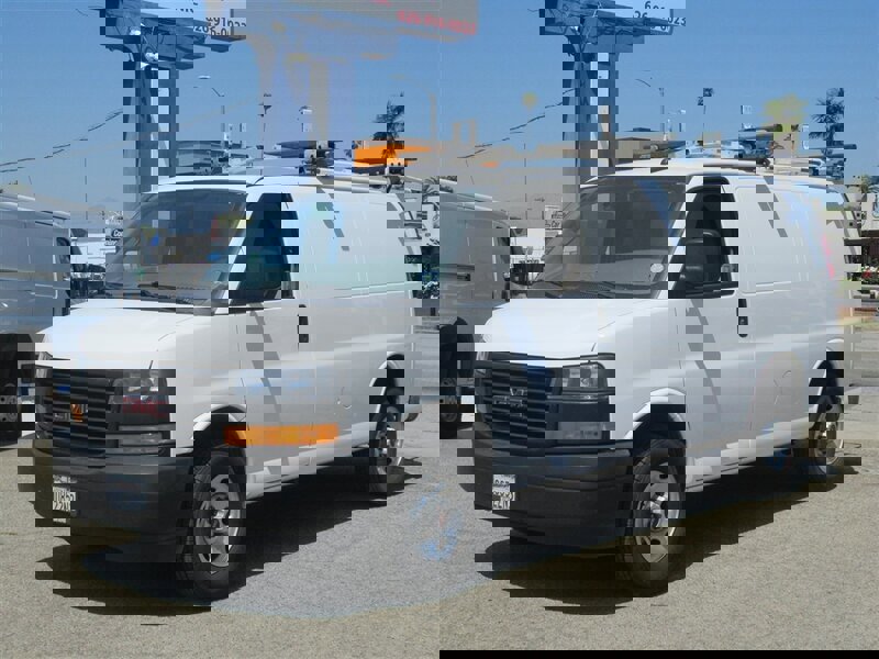 Used 2022 GMC Savana 2500 w/ Driver Convenience Package image 1