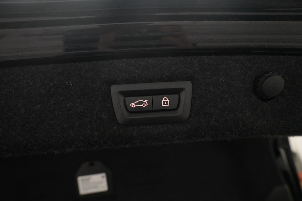 Used 2021 BMW 530i xDrive w/ Convenience Package image 15