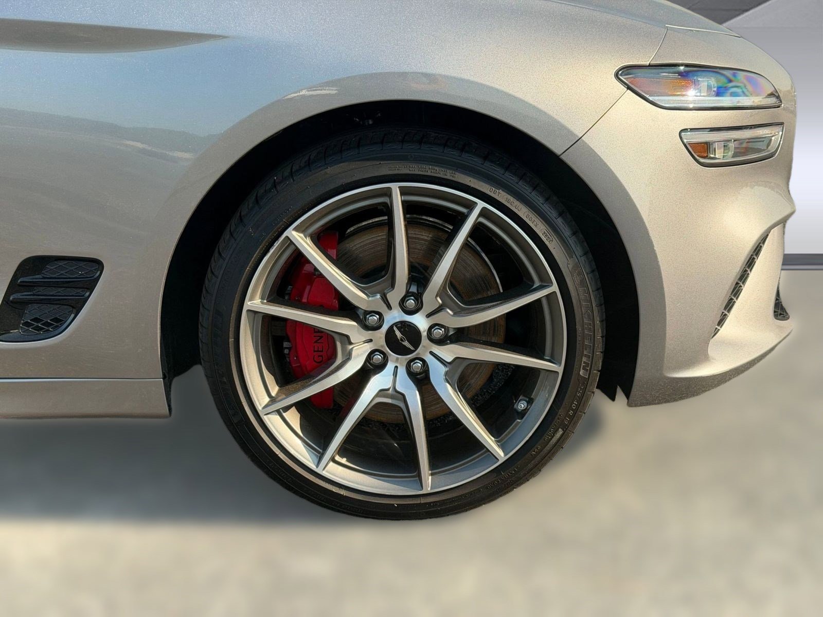 Used 2025 Genesis G70 2.5T image 11