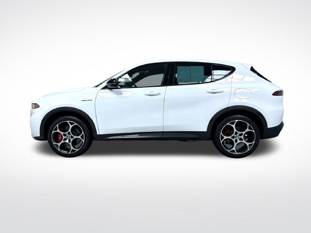 Used 2024 Alfa Romeo Tonale Veloce w/ Premium Interior Package AWD/4WD image 11