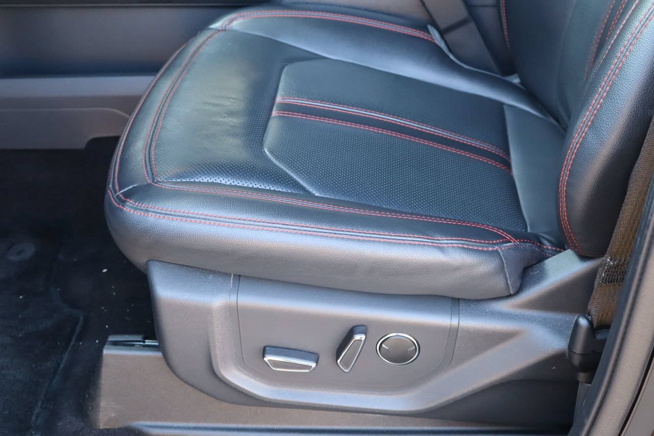Used 2022 Ford Expedition Limited RWD image 16
