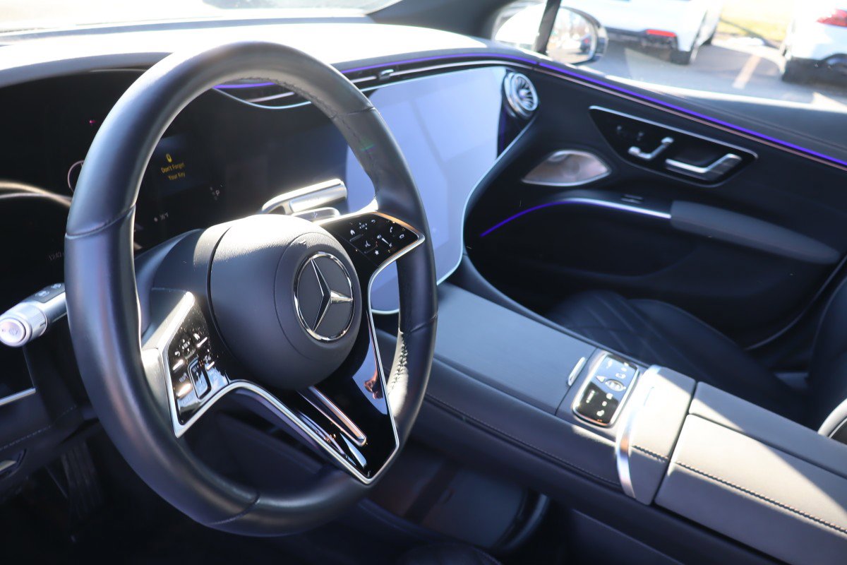 Used 2024 Mercedes-Benz EQS 580 4MATIC Sedan image 9