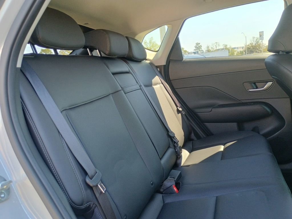 Used 2025 Hyundai Kona Limited image 21