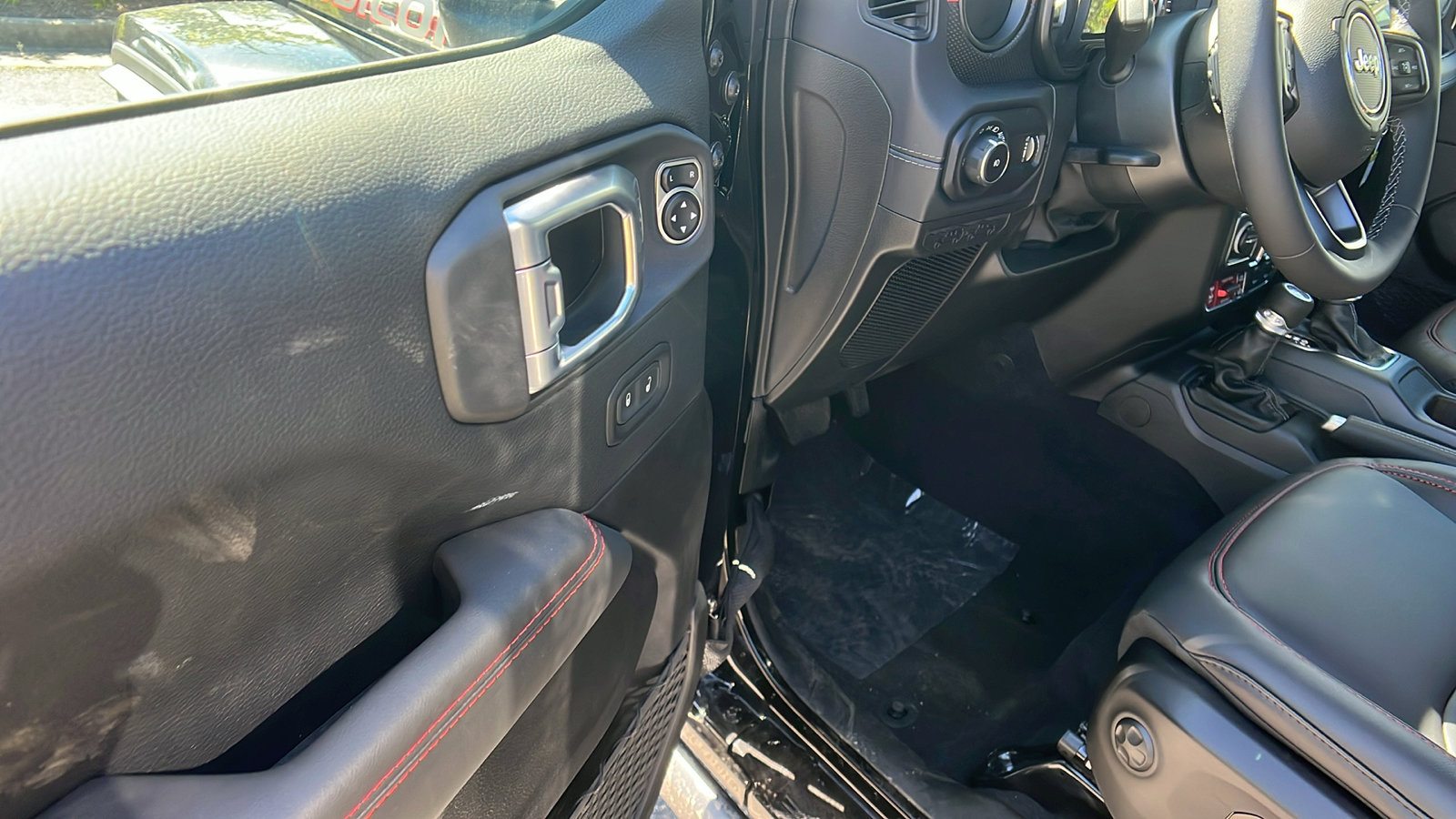 New 2025 Jeep Wrangler Unlimited Rubicon image 15