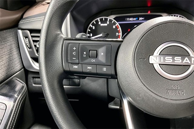 Used 2023 Nissan Rogue SV image 11