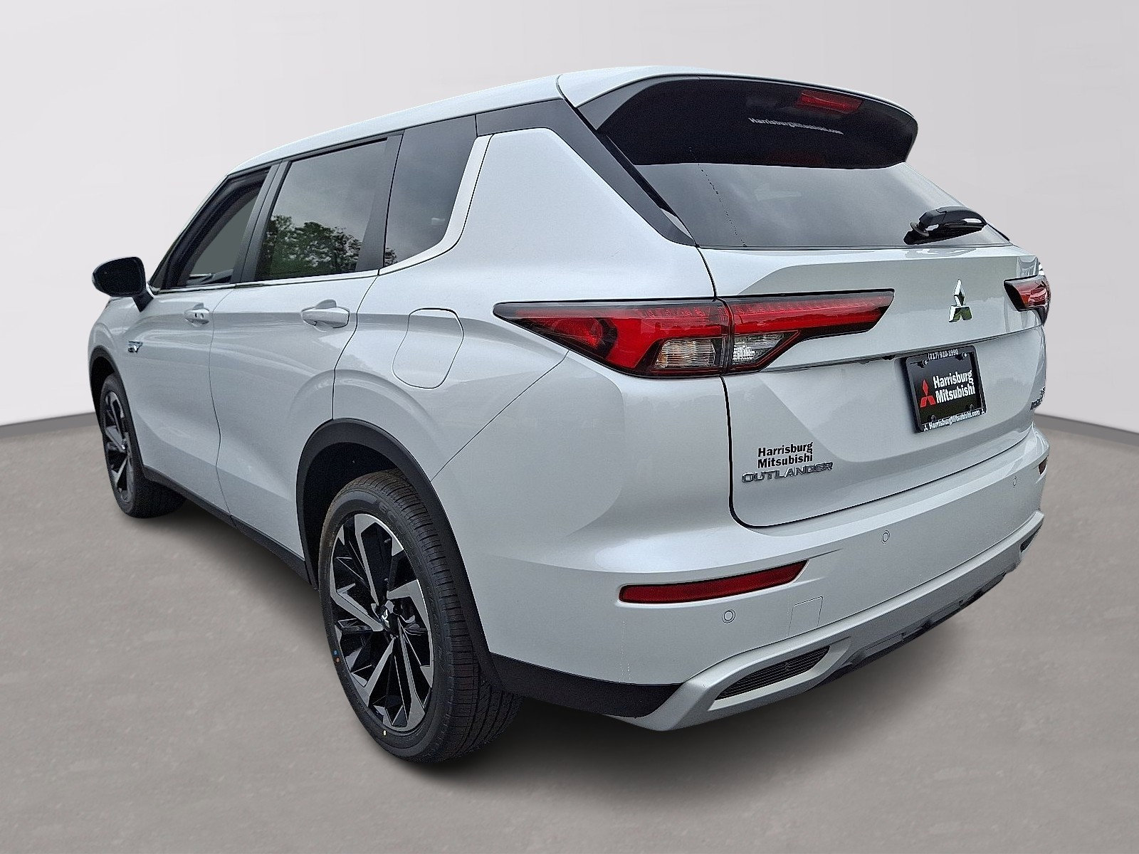 New 2025 Mitsubishi Outlander SE image 5