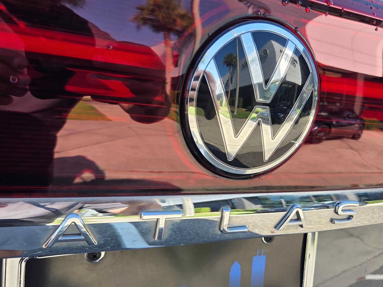 Used 2024 Volkswagen Atlas Cross Sport SEL R-Line AWD/4WD image 16